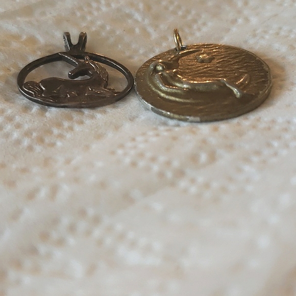 Sold STERLING SILVER VINTAGE PENDANTS UNICORN WOMAN ON MOON - Picture 5 of 6